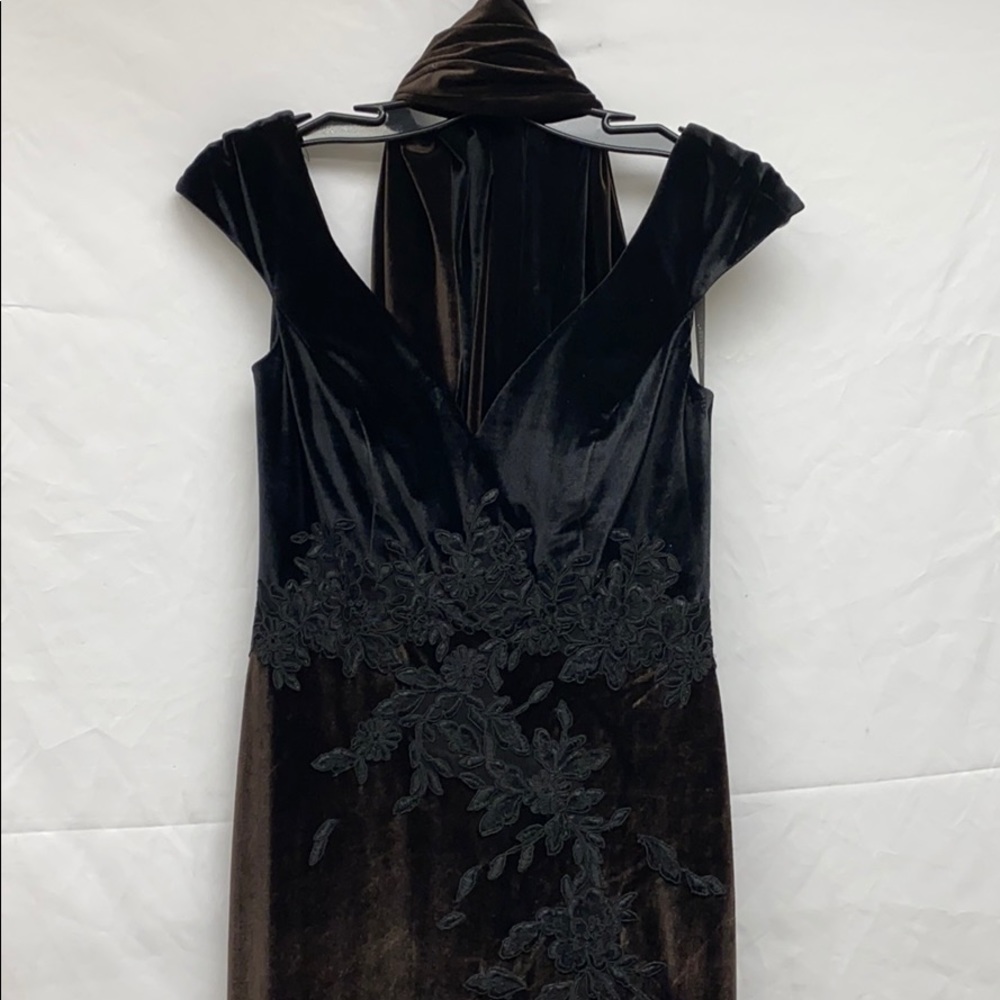 Montage by MonCheri velvet sleeveless long gown with shawl - Picture 5 of 10